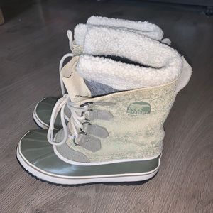 COPY - Sorel Boots women’s size 8